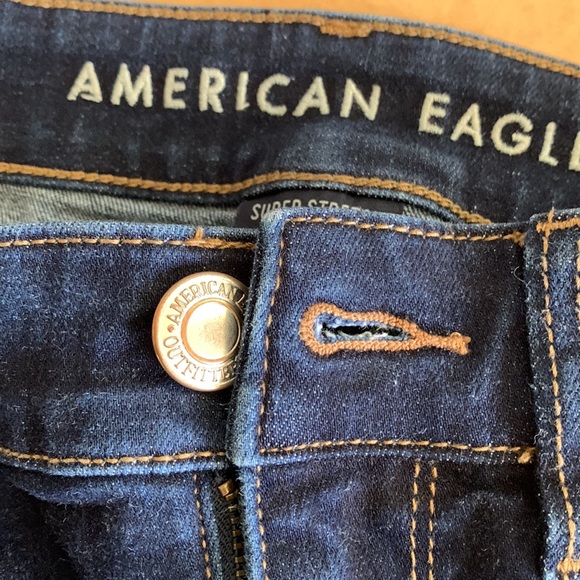 Brand new - no tag- AE size 6 short jeans super stretch - Picture 6 of 6